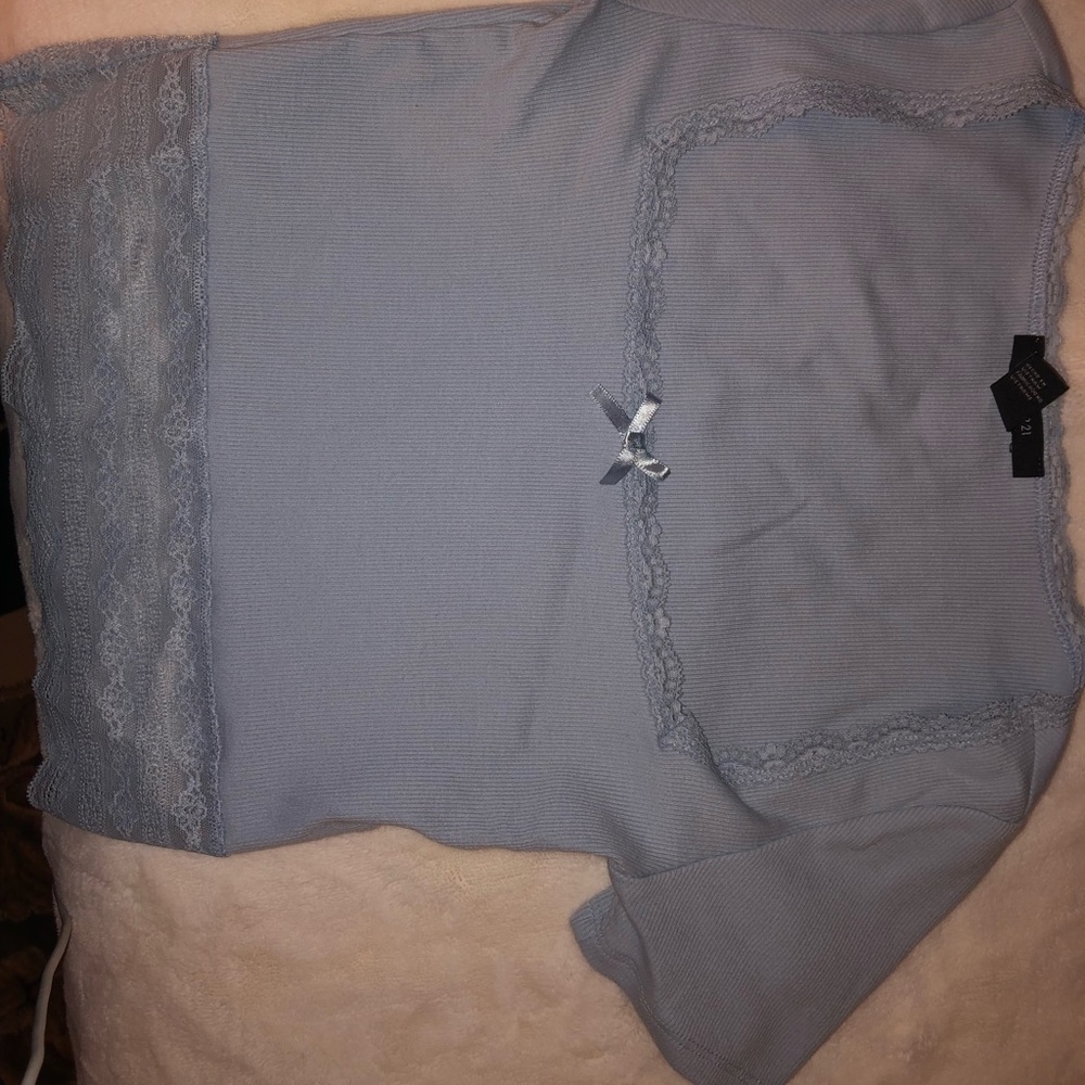 NWOT cornflower blue top with lace … a bit cropped #bluetop #lacelinedtop #bow